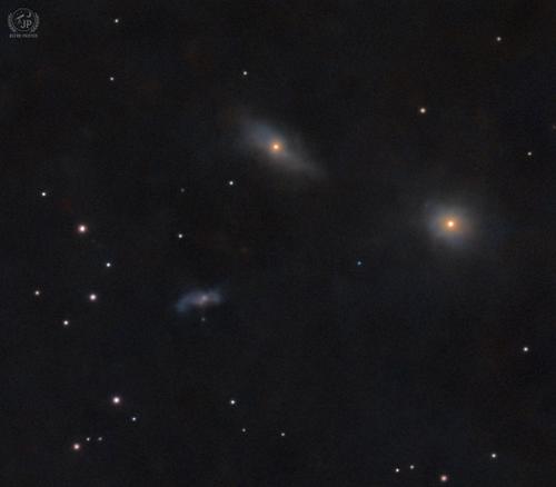 M 105